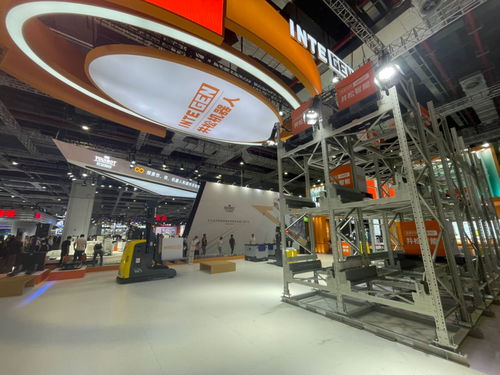 数智化与低碳化联动 大模型与工业融合